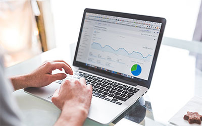 奇異的錢幣，因?yàn)樘∩俅蠖喽际怯袃r(jià)無市